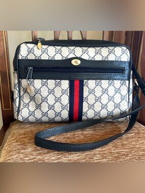 Authentic Vintage GUCCI Signature Ophidia  "GG" Crossbody Handbag